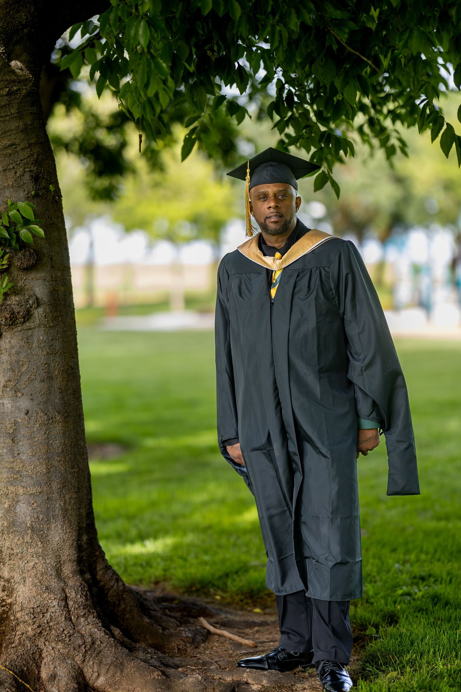 Graduation Milestone session photographed in Elk Grove, California by Tea & Sugar Shots by Gretchen Schmidt.
