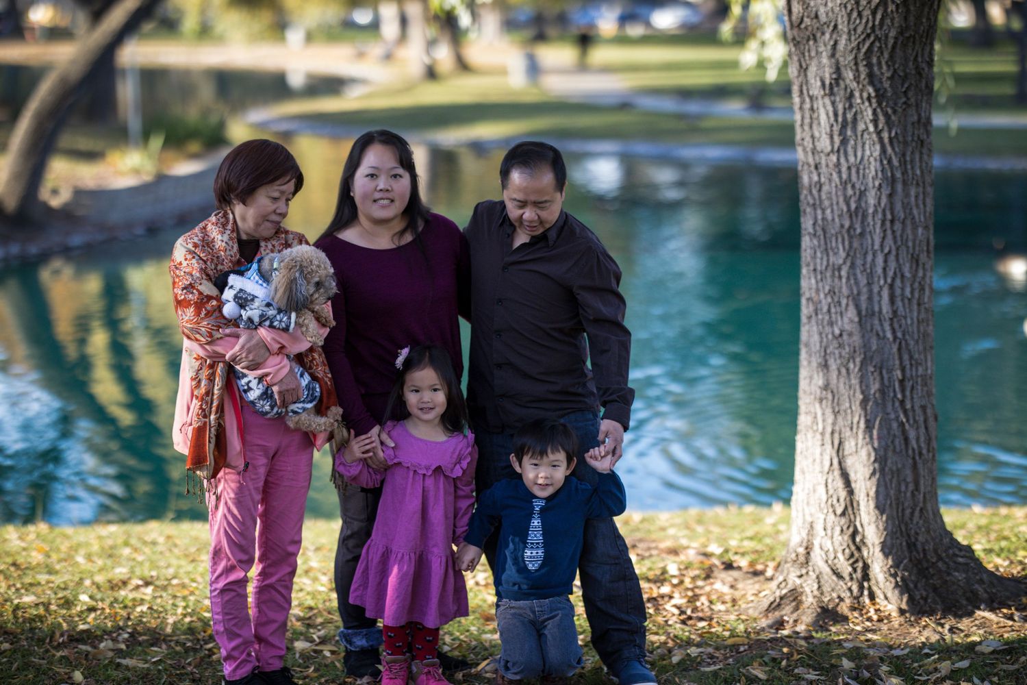 Family session photographed in Elk Grove, California by Tea & Sugar Shots by Gretchen Schmidt.