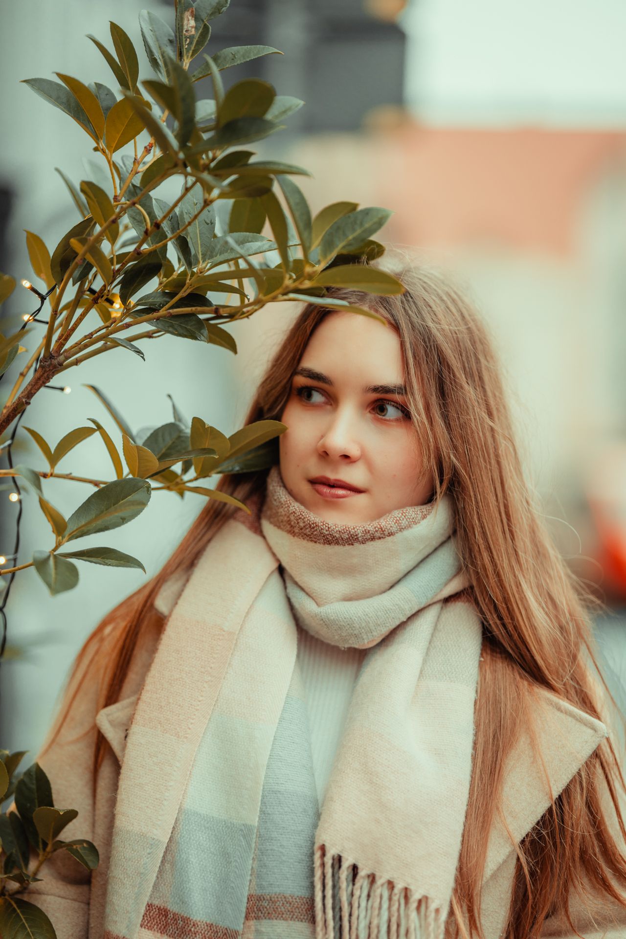 Profesjonalna fotografia portretowa – naturalne światło, autentyczność i piękno w prostocie. Indywidualna sesja, która podkreśla wyjątkowość