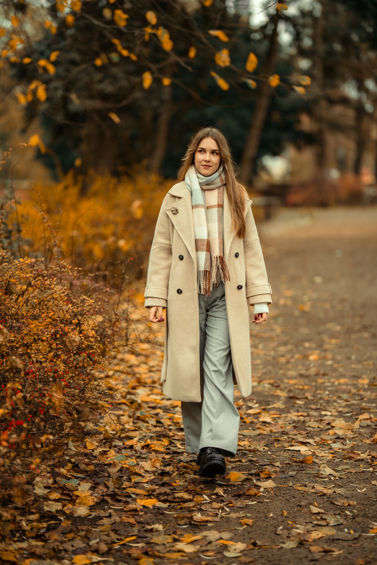 Profesjonalna fotografia portretowa – naturalne światło, autentyczność i piękno w prostocie. Indywidualna sesja, która podkreśla wyjątkowość
