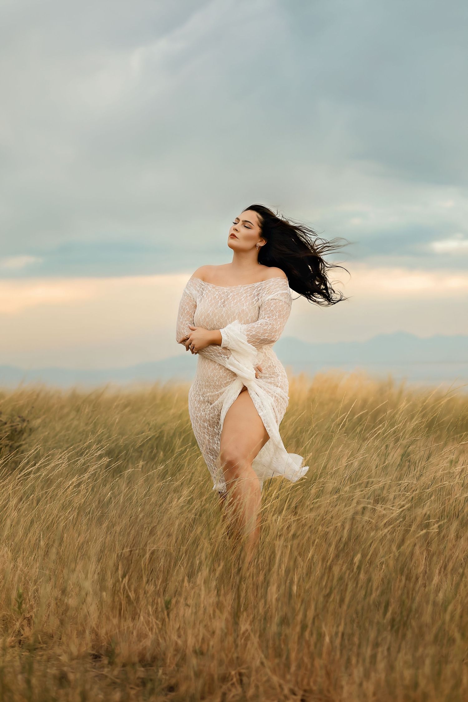 baddie photoshoot in salt lake city outdoors at tunnel springs in the grass standing up