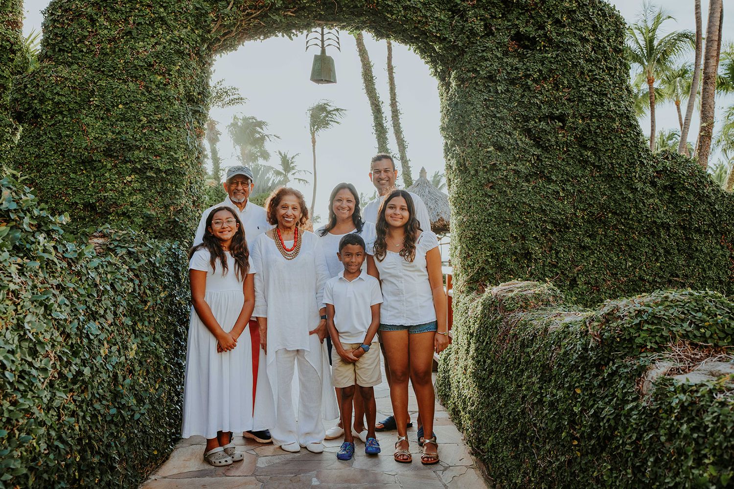 Aruba family photoshoot on tropical beach shoreline