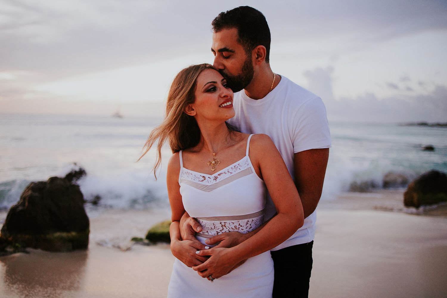Love story photography session on a tropical Aruba beach