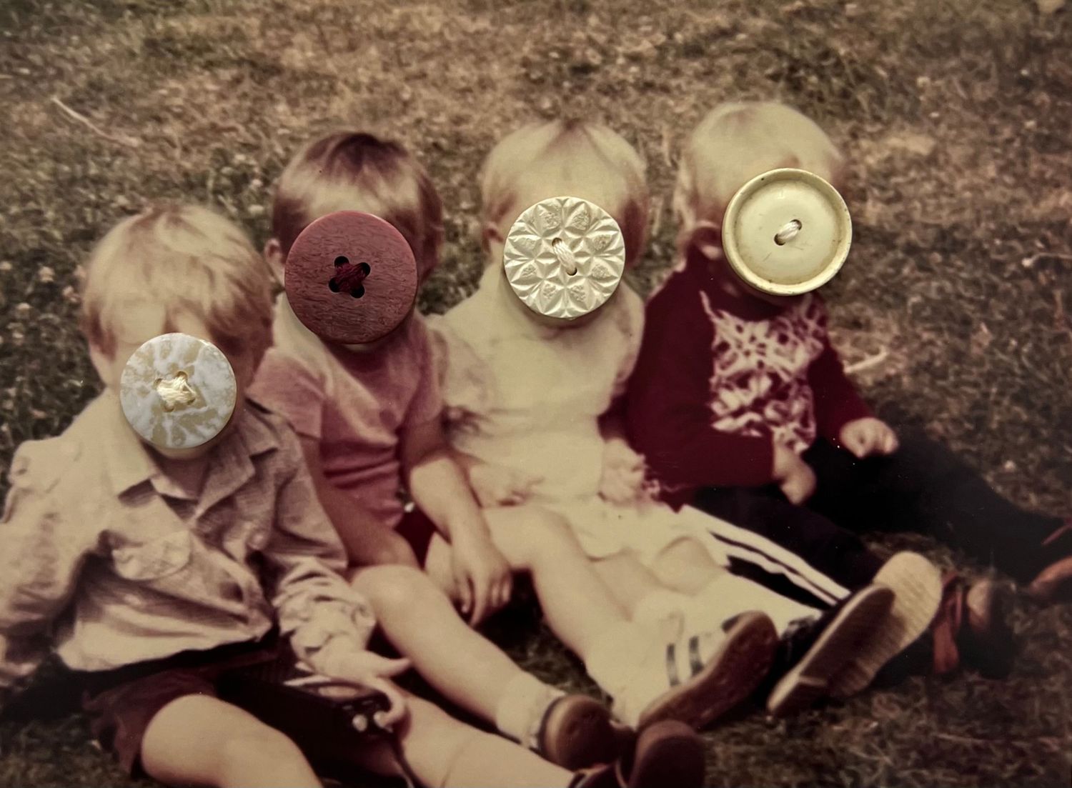 Digital Identities with Buttons 01 (2024)