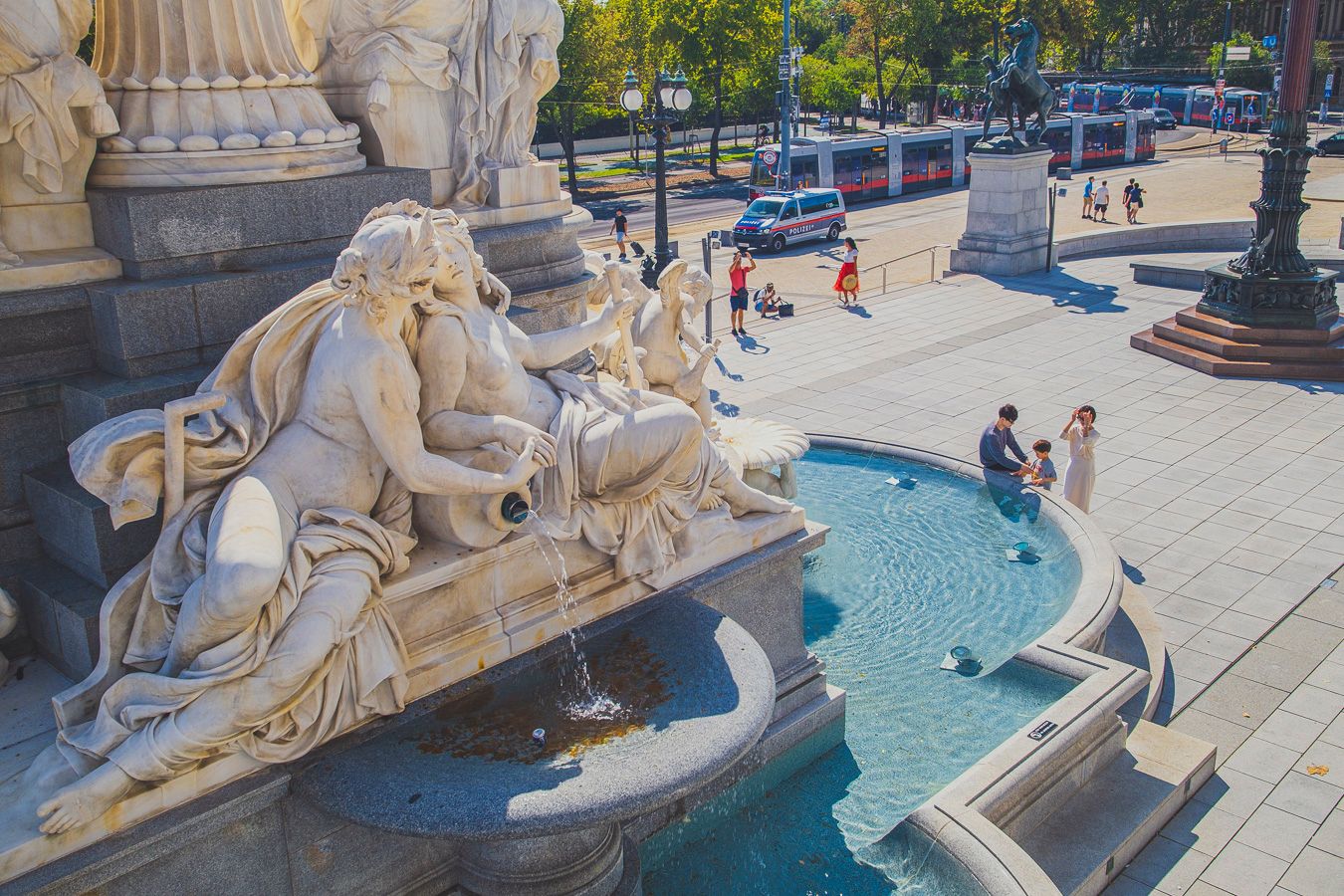 Vienna travel photos, couples, dating, honeymoon, family, friendship Vienna snaps. 비엔나 여행 사진, 커플, 데이트, 허니문, 가족, 우정, 비엔나 스냅