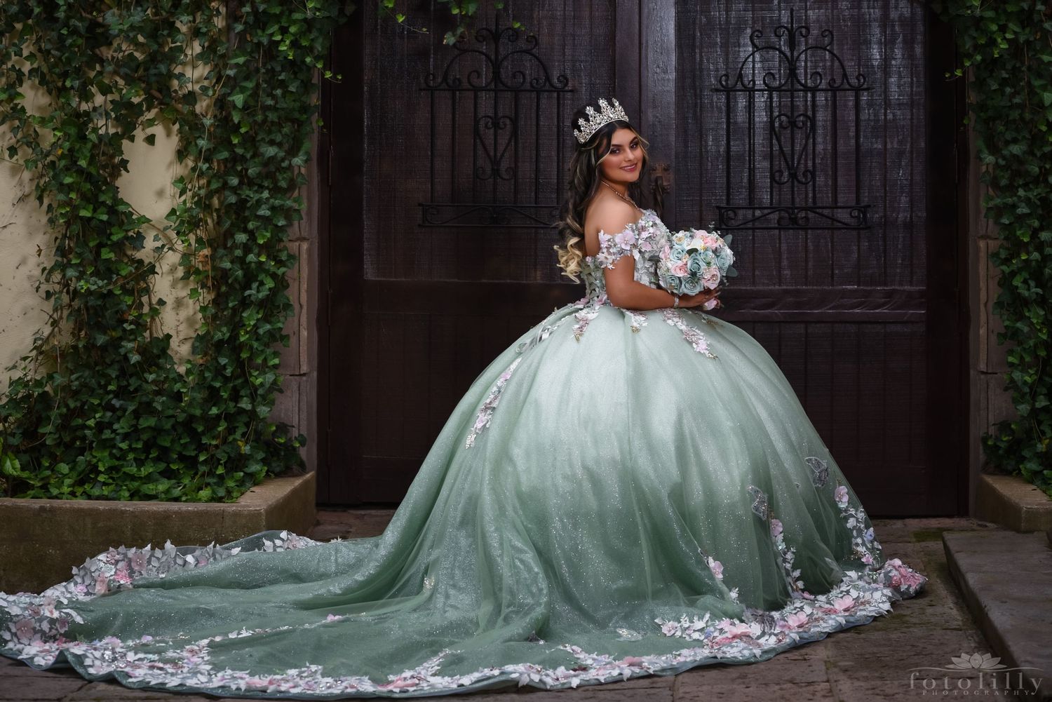 light green quince dress photography photoshoot by fotolilly photography in dallas fort worth texas