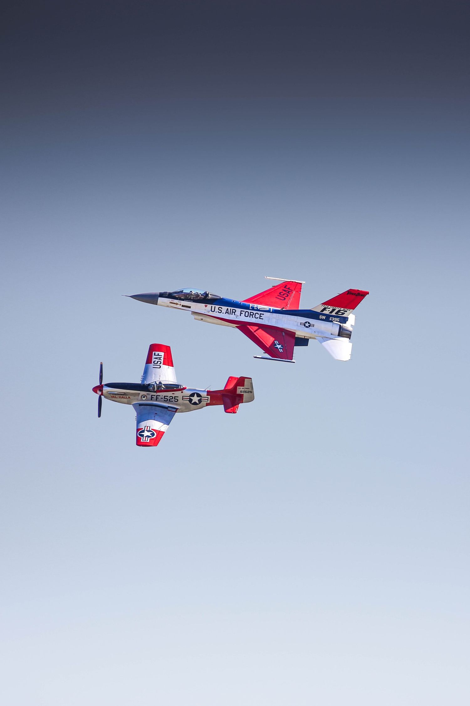 Old vs New, the F16 Thunderbird flys next to a P51 Mustang at the 2025 McMinnville Air Show in McMinnville Oregon.