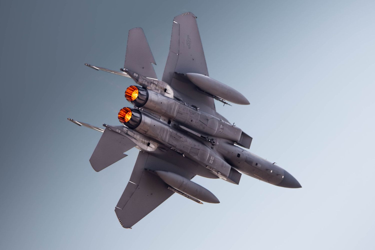 F15 Eagle performing a steep bank at the 2026 McMinnville Air show in McMinnville Oregon.