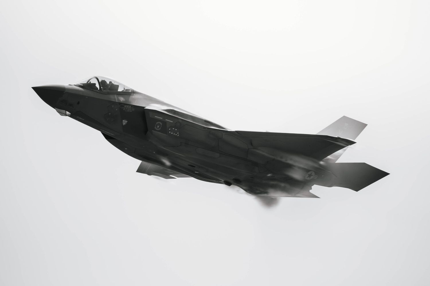 F-35 Lighting II performs a flyby at the 2026 McMinnville Air Show in McMinnville Oregon.