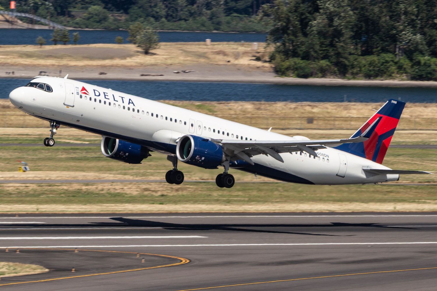 Plane Spotting Photography at Portland International Airport.
