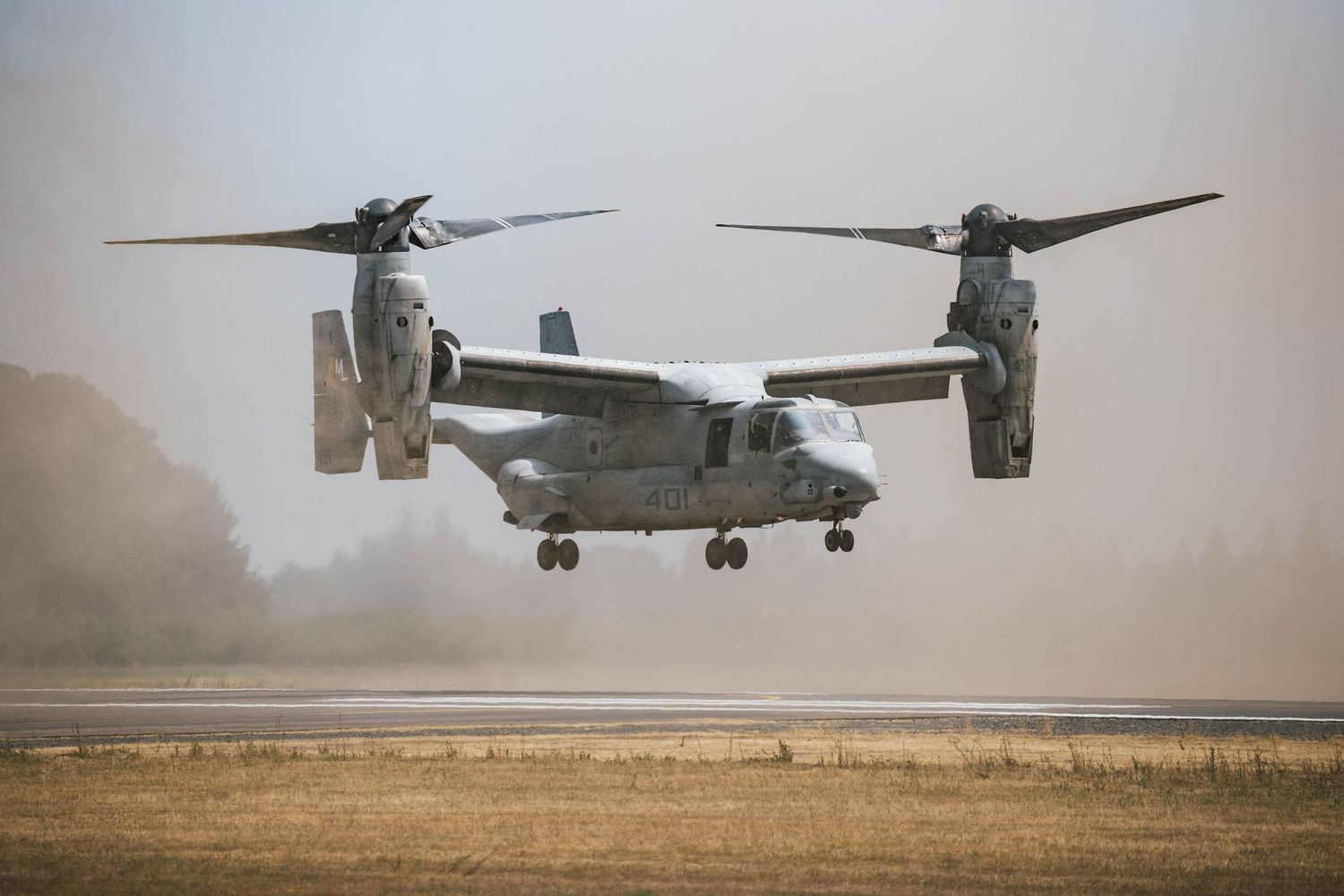 A Bell Boeing V-22 Osprey demonstrates its landing and takeoff capabilities at the 2026 McMinnville Air Show in McMinnville Oregon.