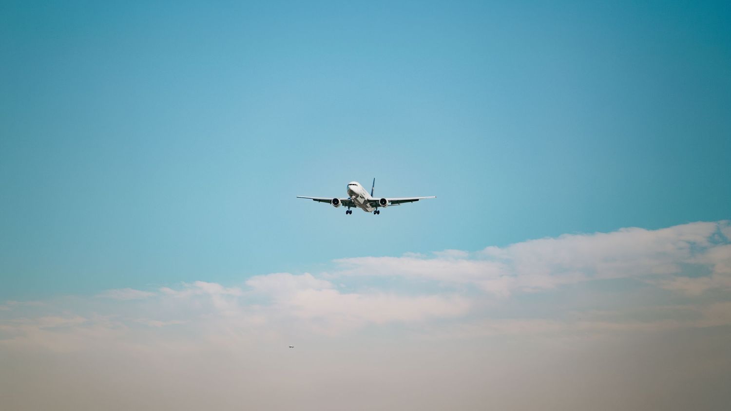 Plane Spotting Photography at Portland International Airport.