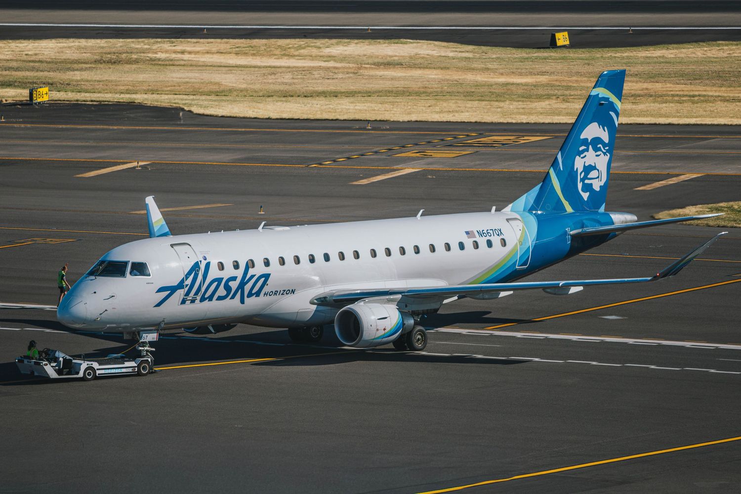 Plane Spotting Photography at Portland International Airport.