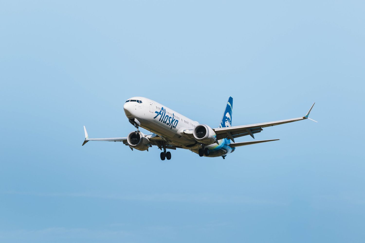 Plane Spotting Photography at Portland International Airport.