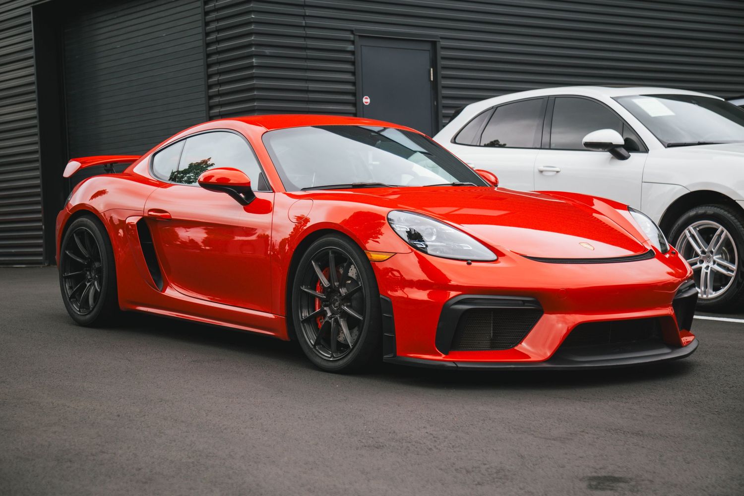 Porsche Cayman GT4 in Red