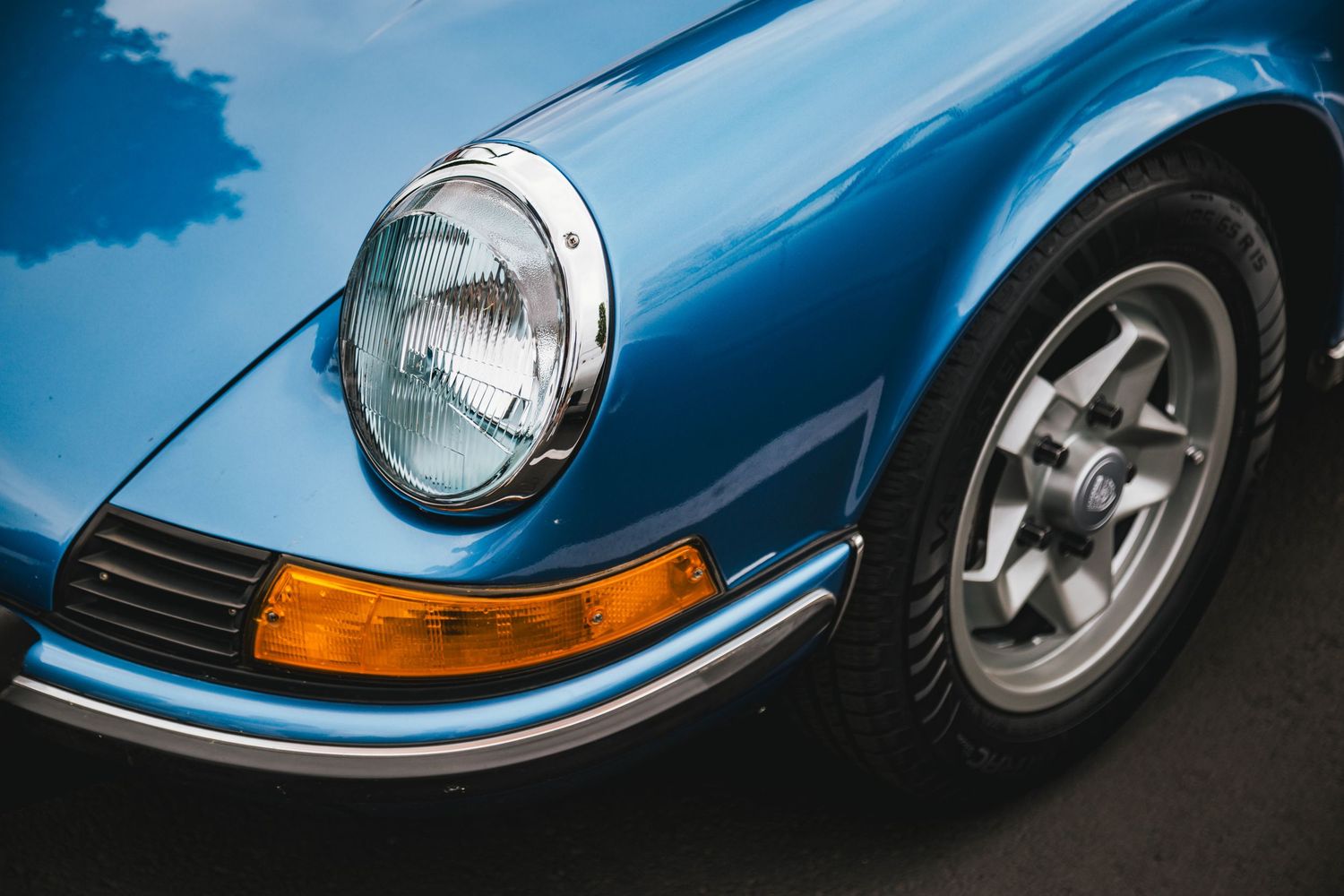 Blue Porsche Photo