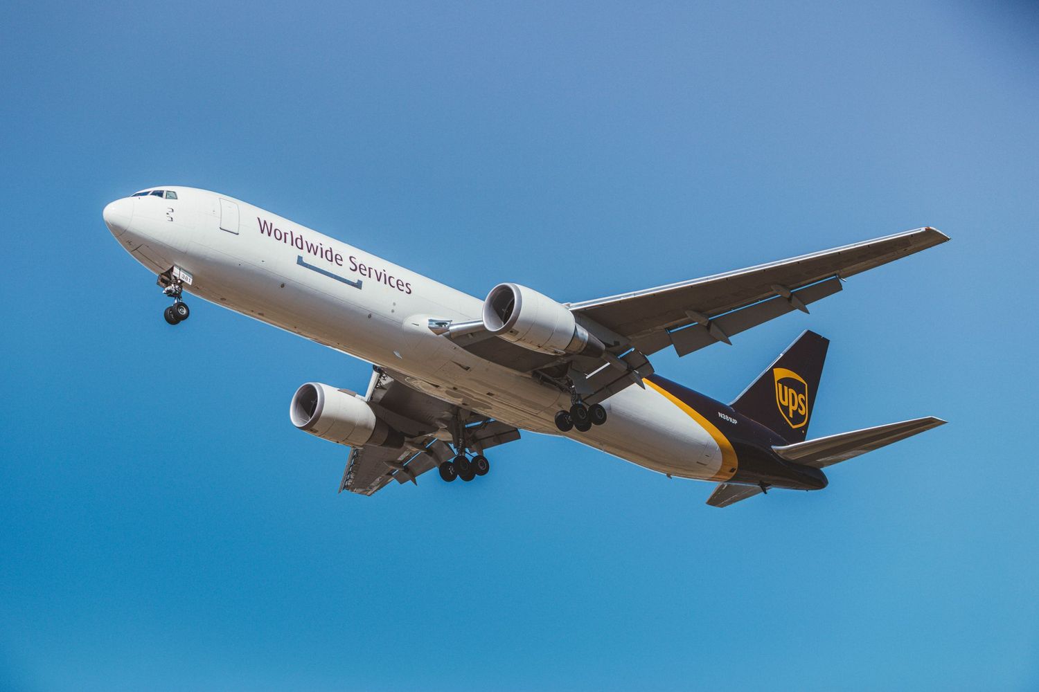Plane Spotting Photography at Portland International Airport.