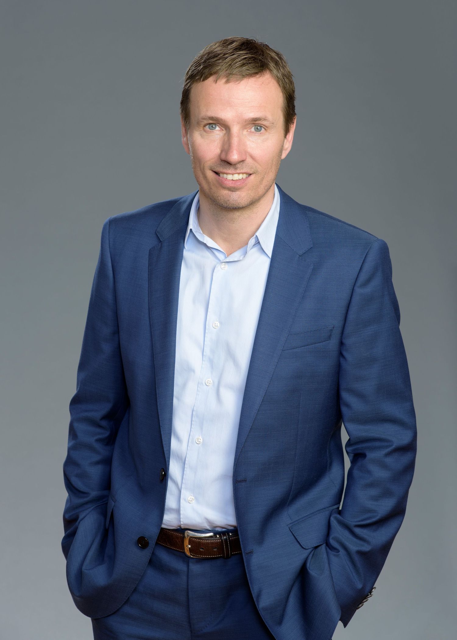 Corporate portrait photographer Sarasota — massage therapist, soft studio lighting