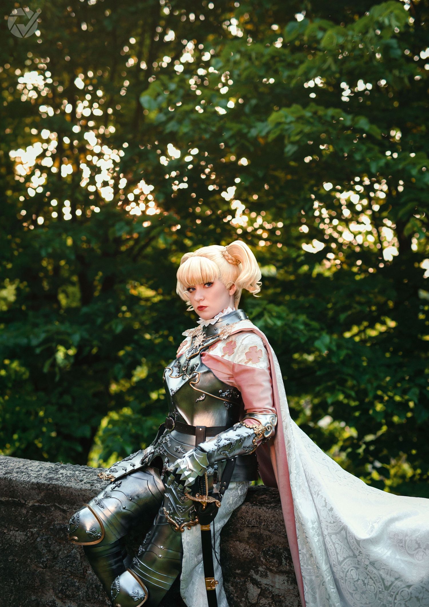 Cosplay Berserk, photo portrait à Toulon, photographe capture univers sombre et costume détaillé.