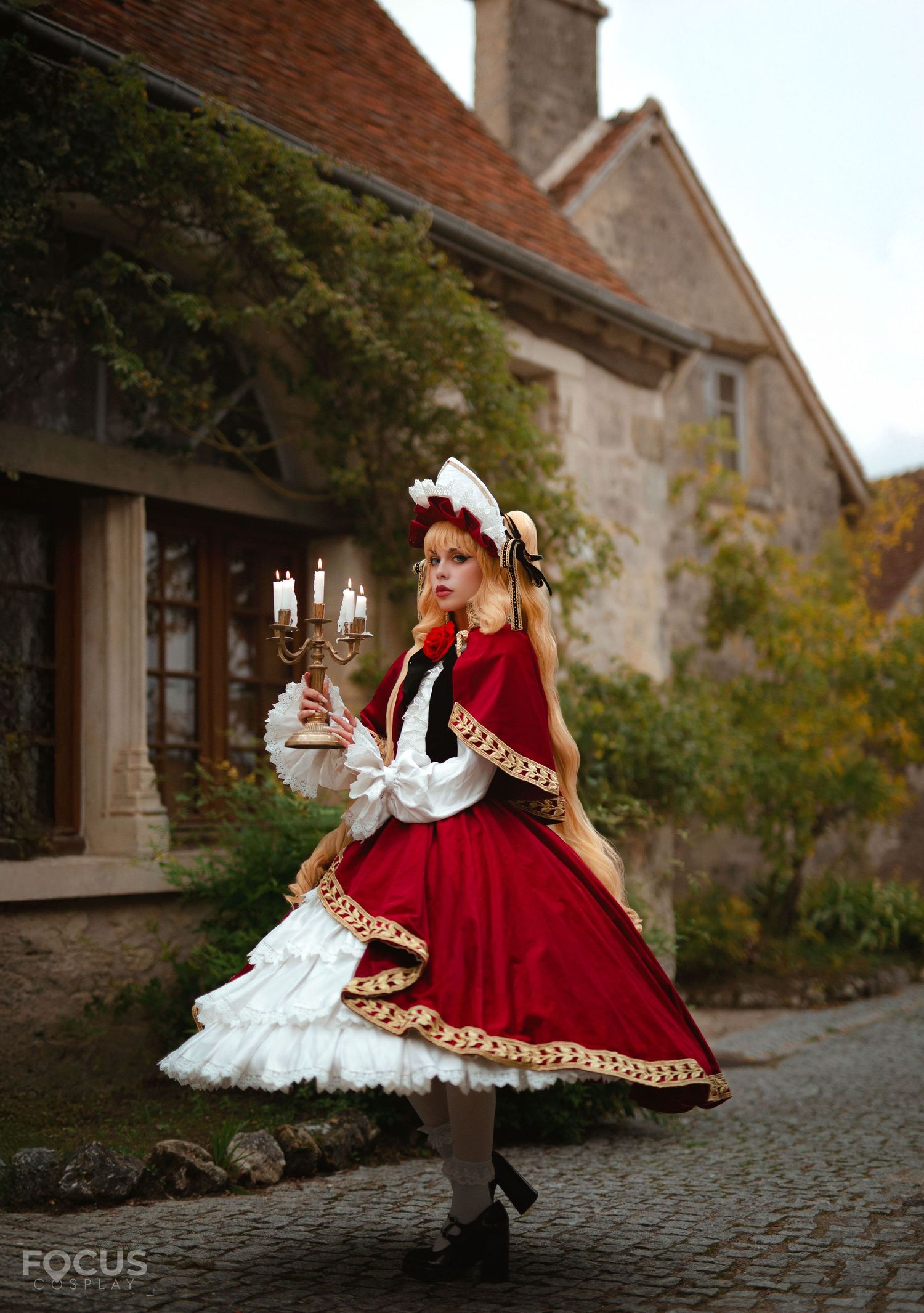 Portrait cosplay Rozen Maiden dans le Var. Portraits créatifs capturant l’univers et la complicité des personnages.