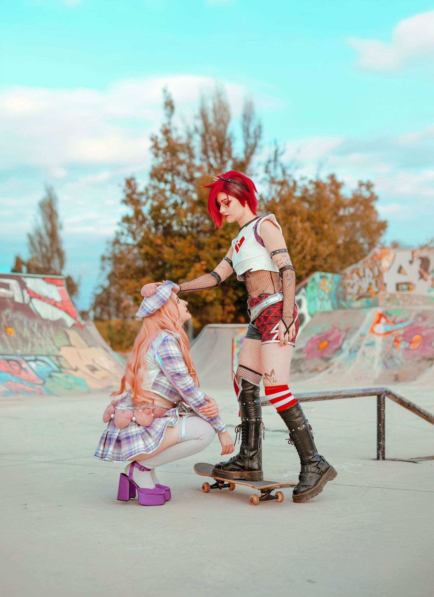 Duo cosplay league of legends à Toulon, photographe capture portraits et interactions des personnages avec style fantasy.