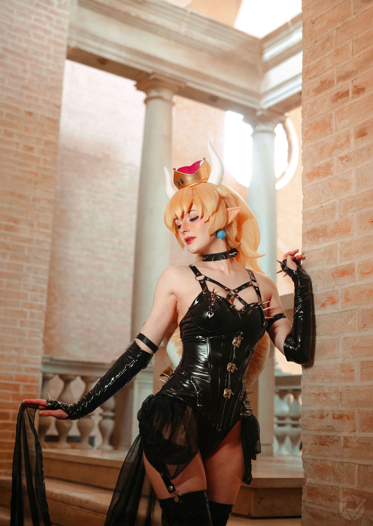 Cosplay Bowsette boudoir, photo à Toulon, photographe capture charme et costume fantasy.
