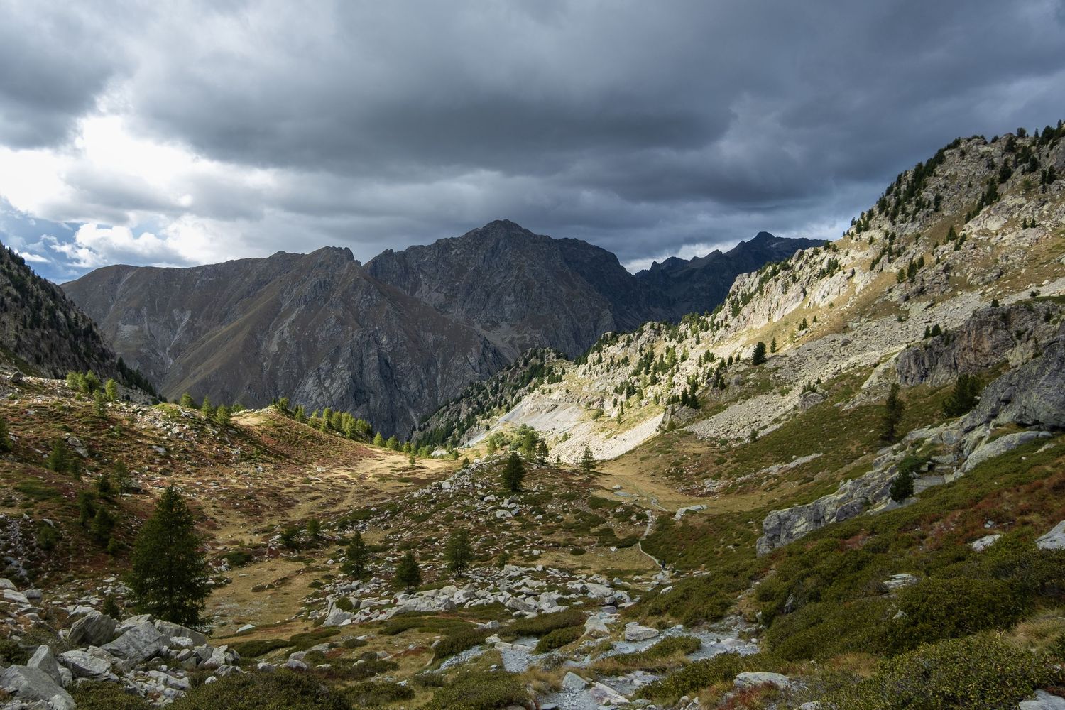 Photo de paysage de montagne dans les Alpes