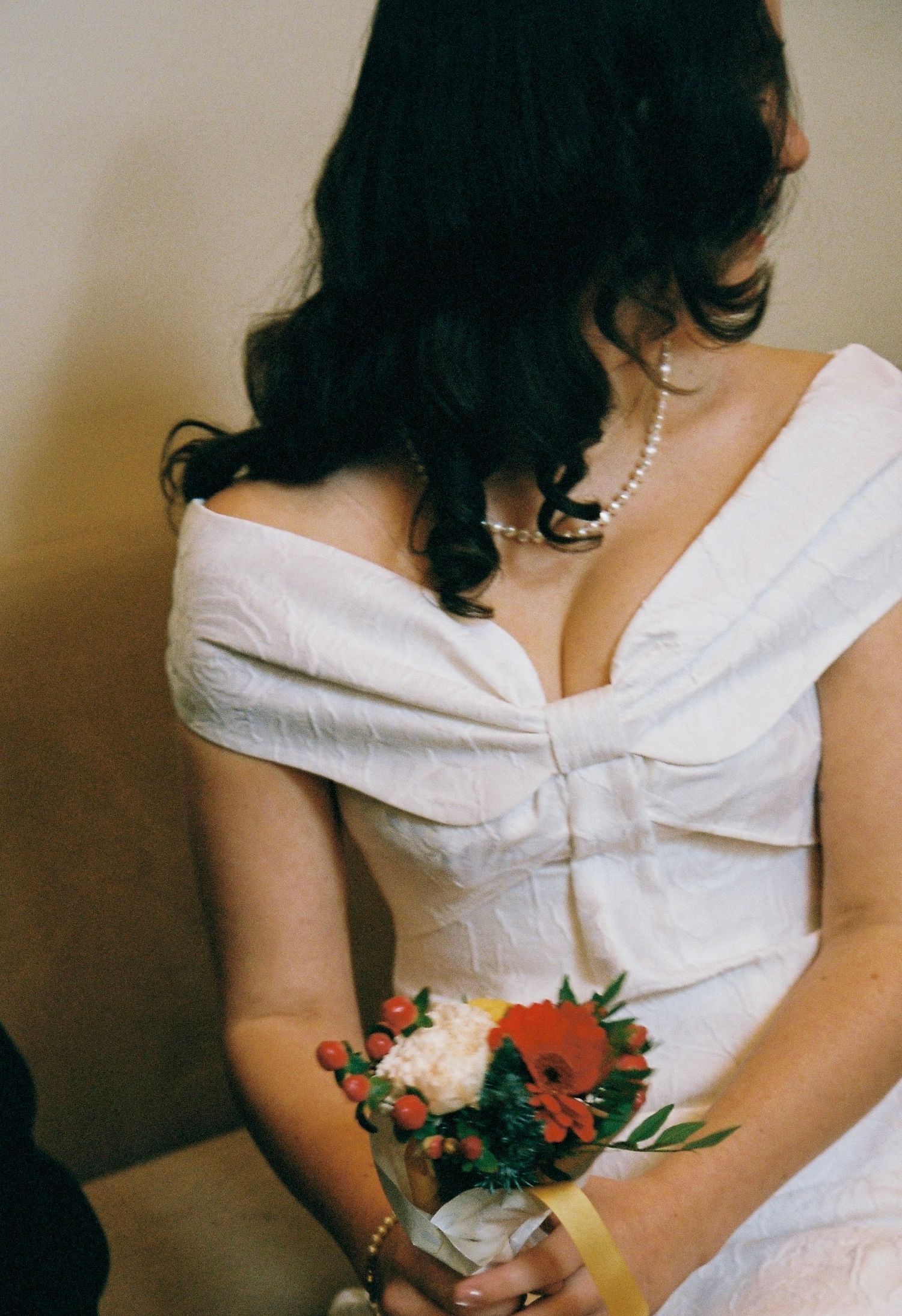 Surrey & Hampshire based photographer Megan Elizabeth, creates timeless wedding photographs inspired by nostalgia, quiet moments and genuine