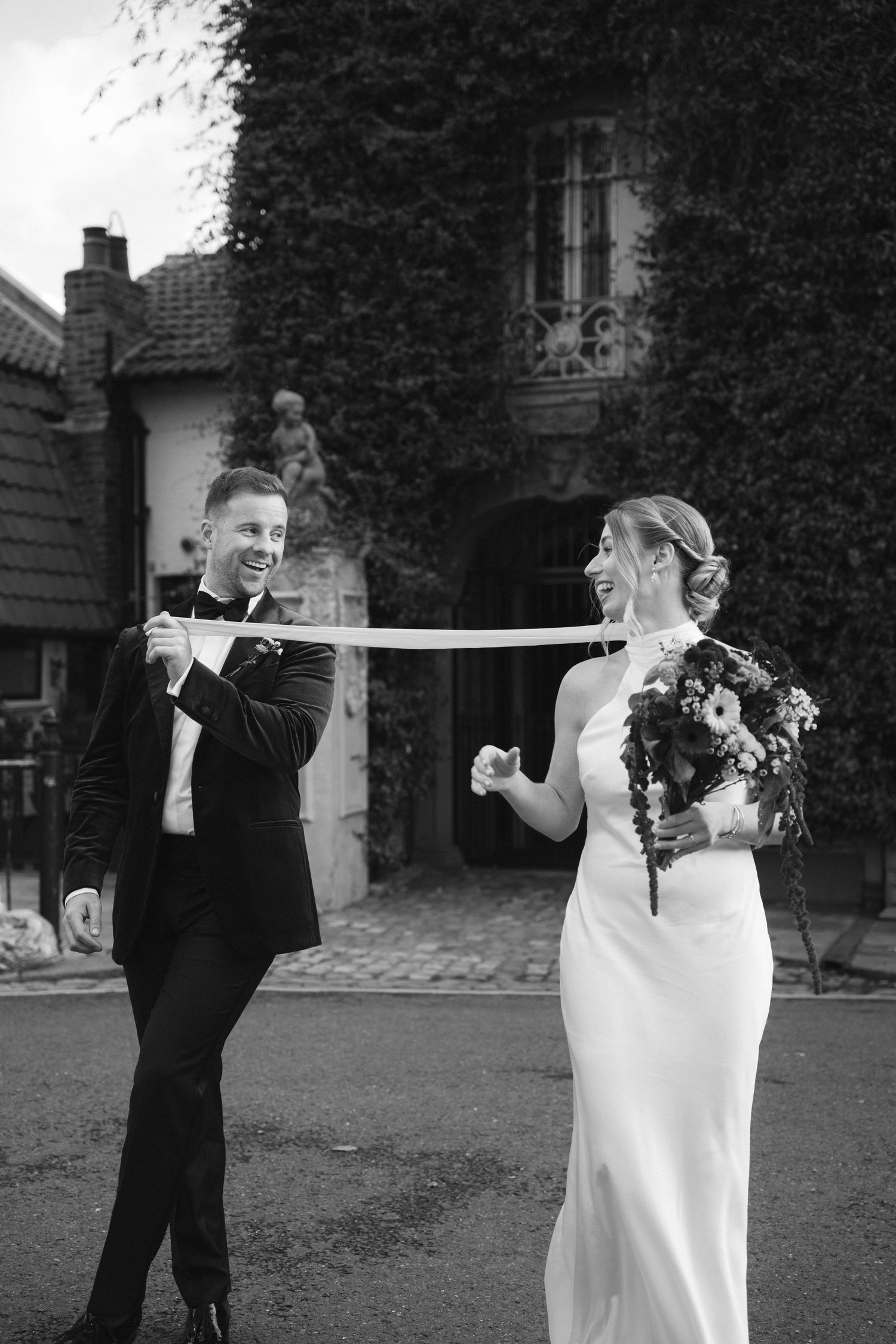 Bride&groom playful photos