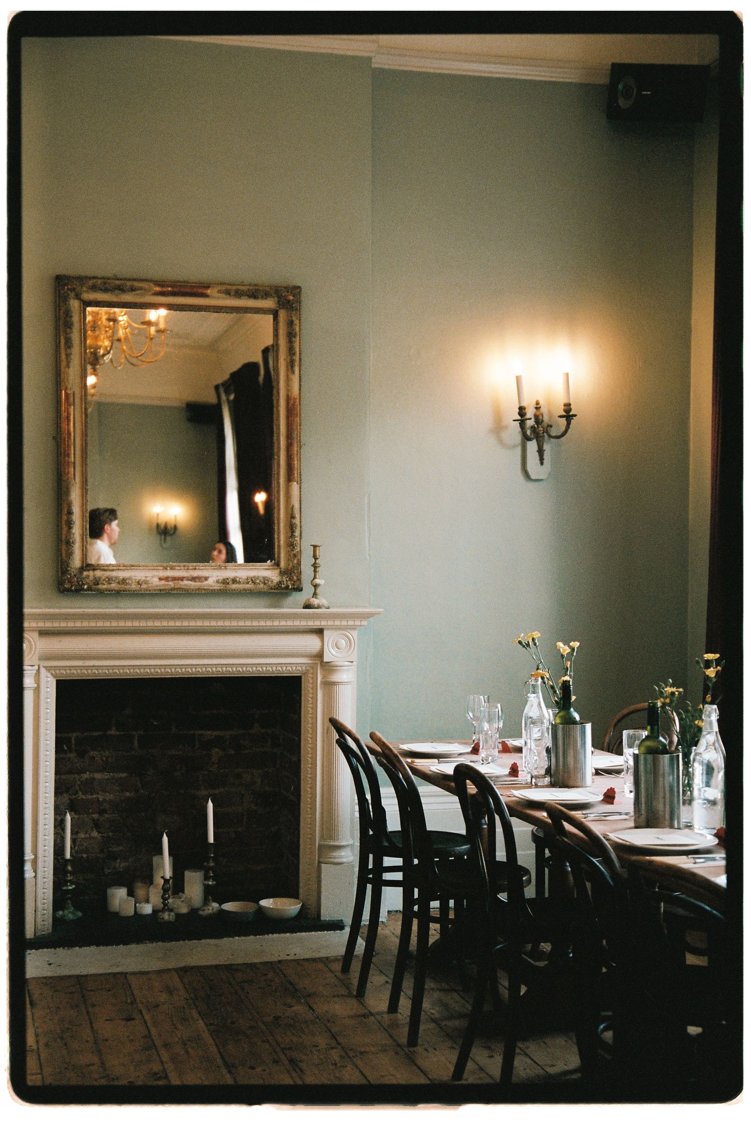Surrey & Hampshire based photographer Megan Elizabeth, creates timeless wedding photographs inspired by nostalgia, quiet moments and genuine
