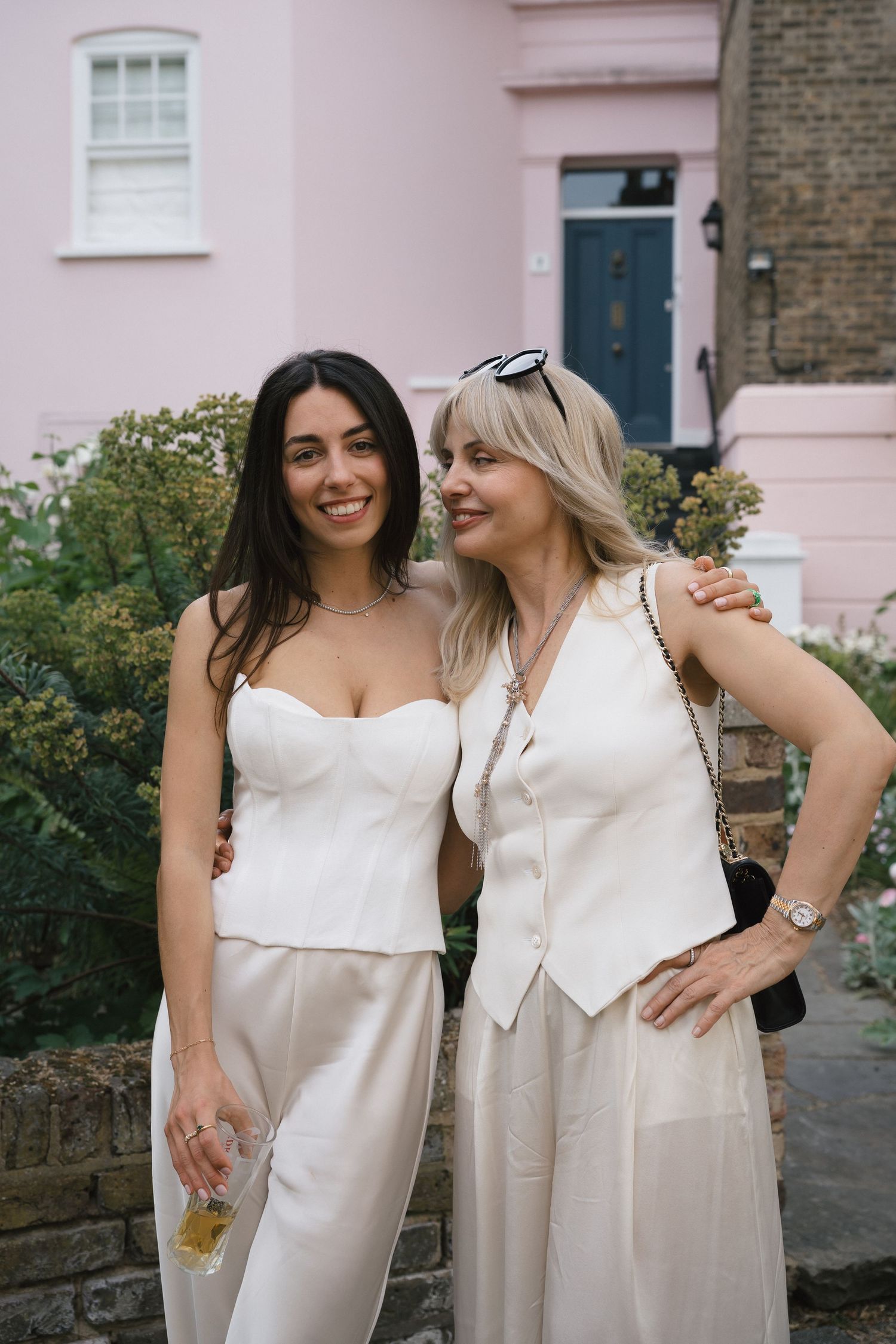 Surrey & Hampshire based photographer Megan Elizabeth, creates timeless wedding photographs inspired by nostalgia, quiet moments and genuine