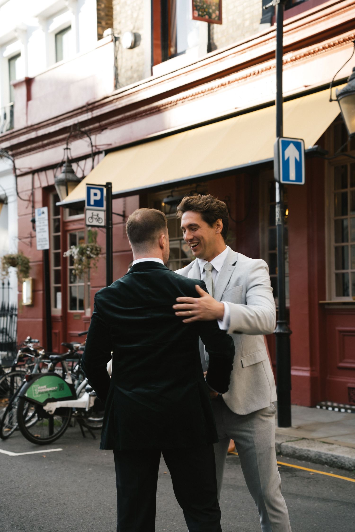 Surrey & Hampshire based photographer Megan Elizabeth, creates timeless wedding photographs inspired by nostalgia, quiet moments and genuine