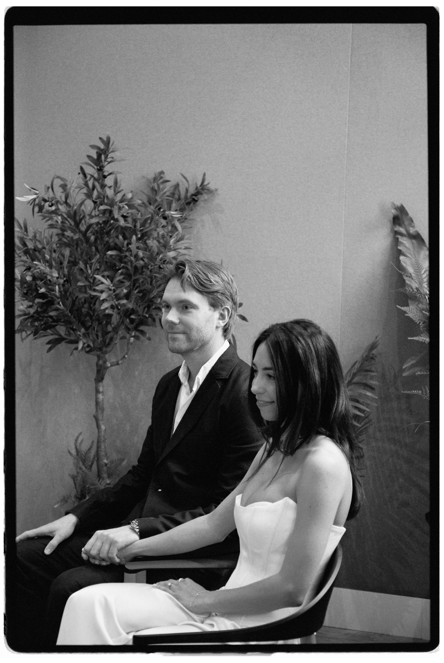 Surrey & Hampshire based photographer Megan Elizabeth, creates timeless wedding photographs inspired by nostalgia, quiet moments and genuine