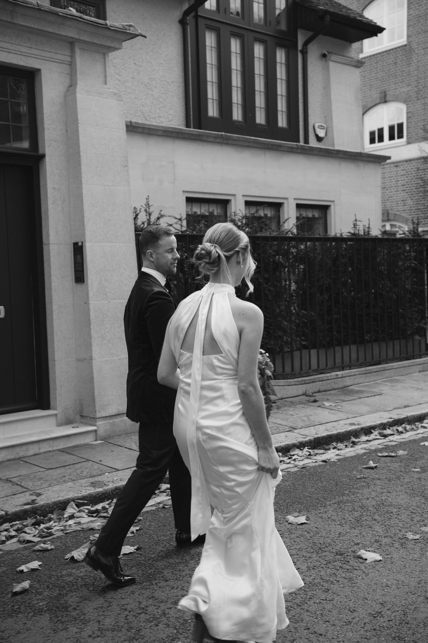 Surrey & Hampshire based photographer Megan Elizabeth, creates timeless wedding photographs inspired by nostalgia, quiet moments, 35mm film