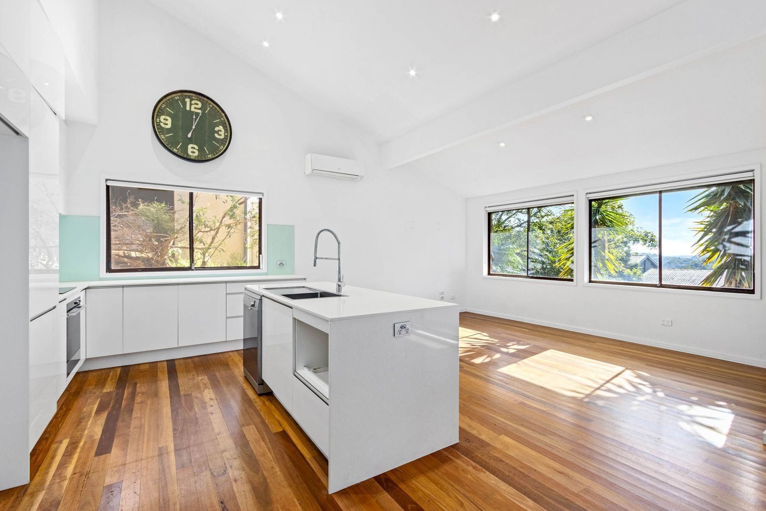 Real estate photography of a modern kitchen