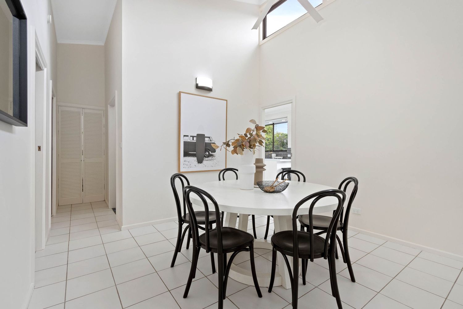 Real estate photography of a dining room