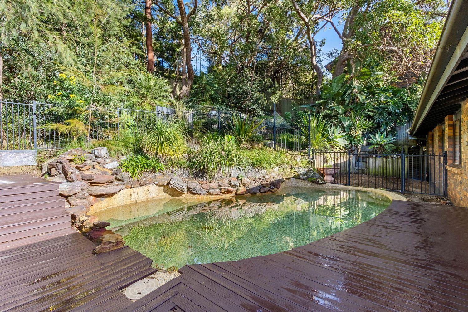 Real estate photography of a Sydney swimming pool