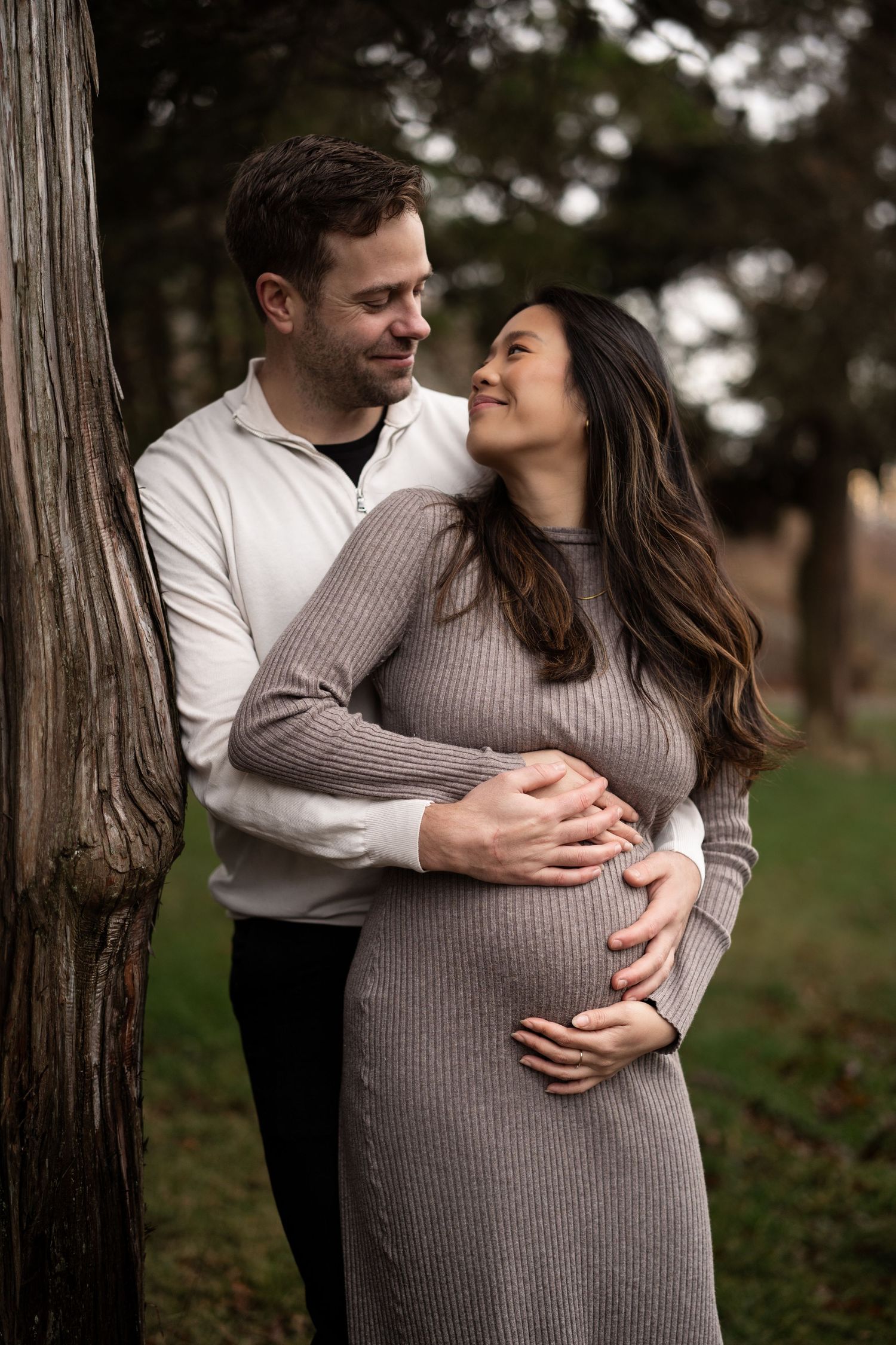 Par venter barn – gravidfotografering i naturen, Sandefjord