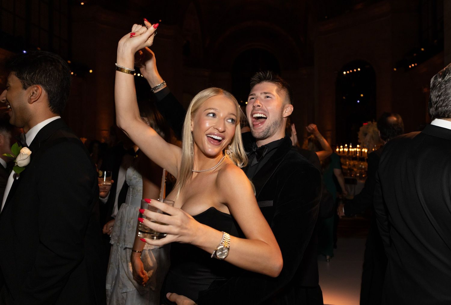 Couple dancing at wedding reception in NYC