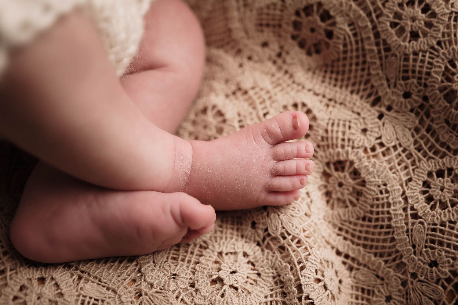 Fotografo newborn Jesi