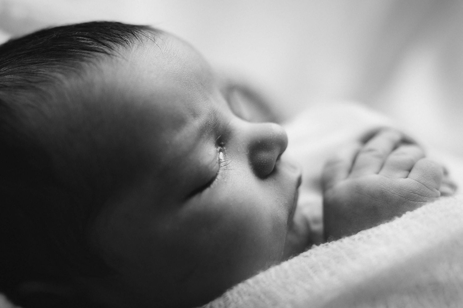 Fotografo newborn Osimo e dintorni