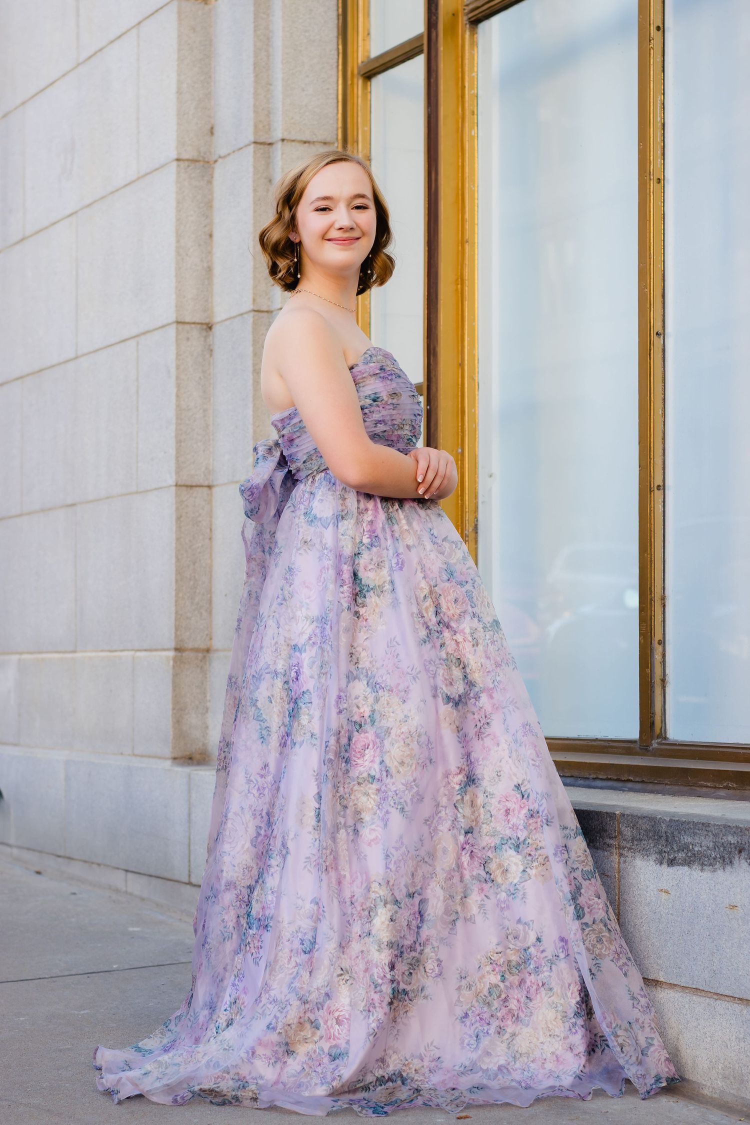 Editorial senior photography session serving Bartlesville, Owasso, and Broken Arrow Oklahoma focused on personality-filled imagery.