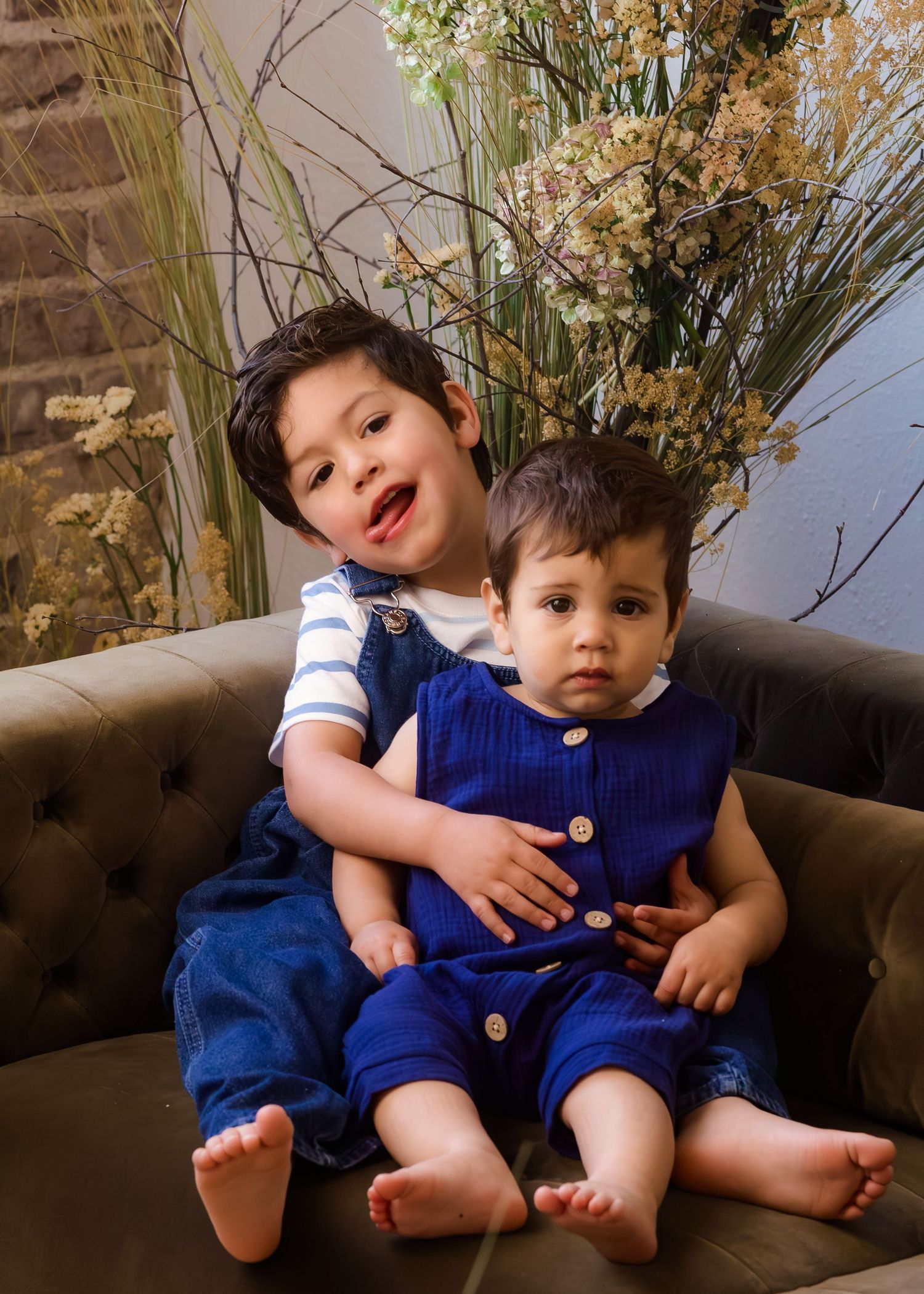 Family photography in Bartlesville Oklahoma featuring natural light and refined portrait styling.