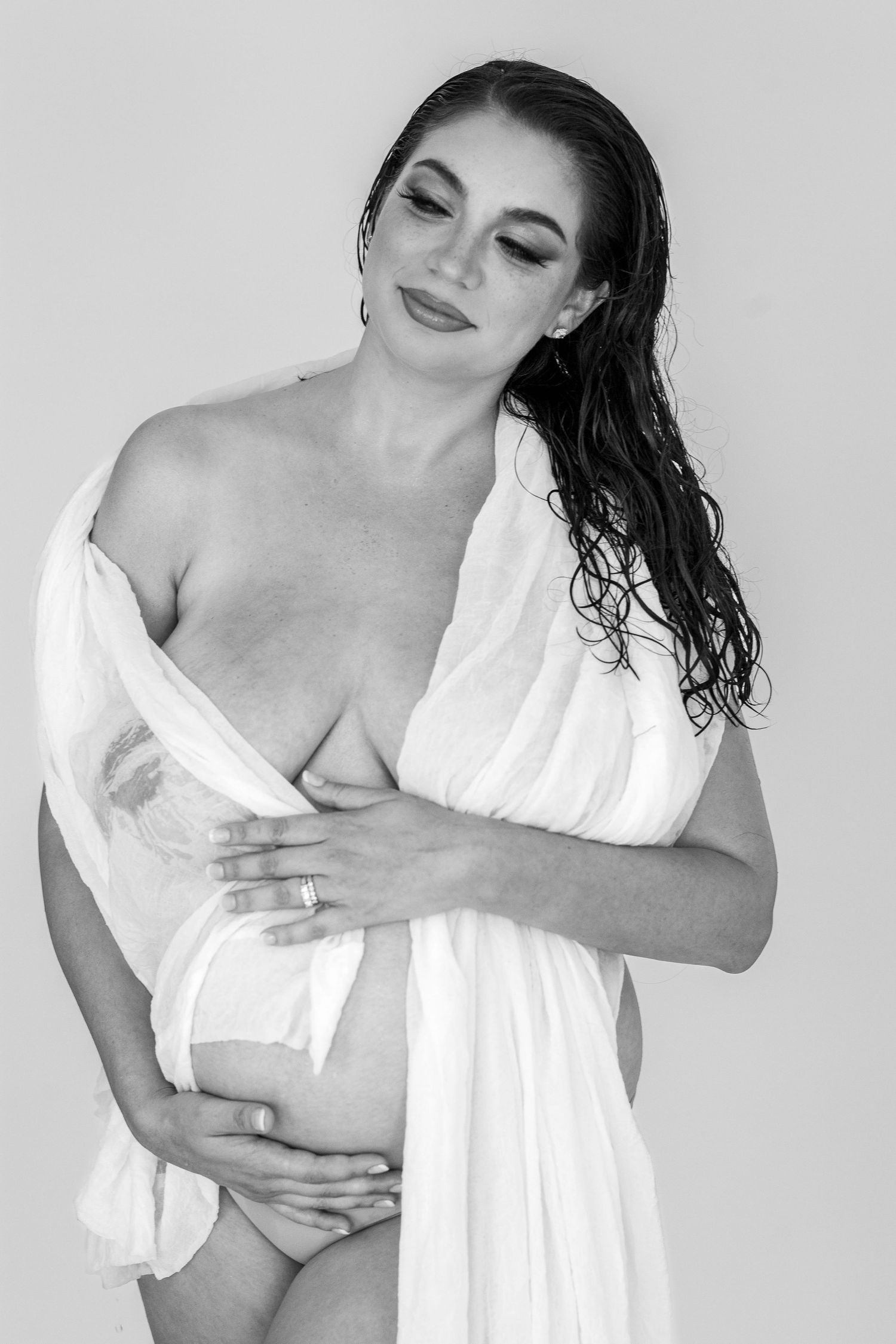 Maternity photography in Bartlesville Oklahoma featuring soft, refined portraits by Imagery by LaShawn Renee.