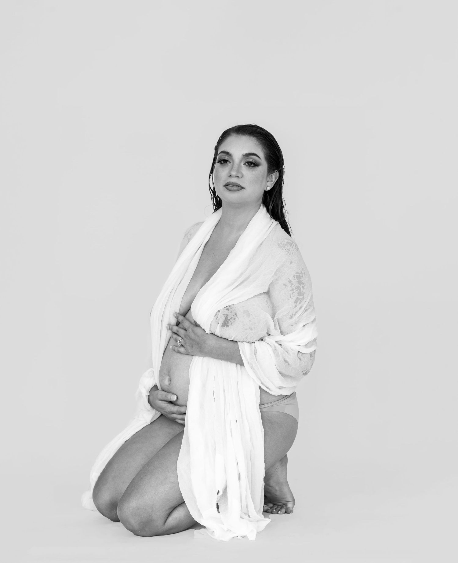 Maternity photography in Bartlesville Oklahoma featuring soft, refined portraits by Imagery by LaShawn Renee.