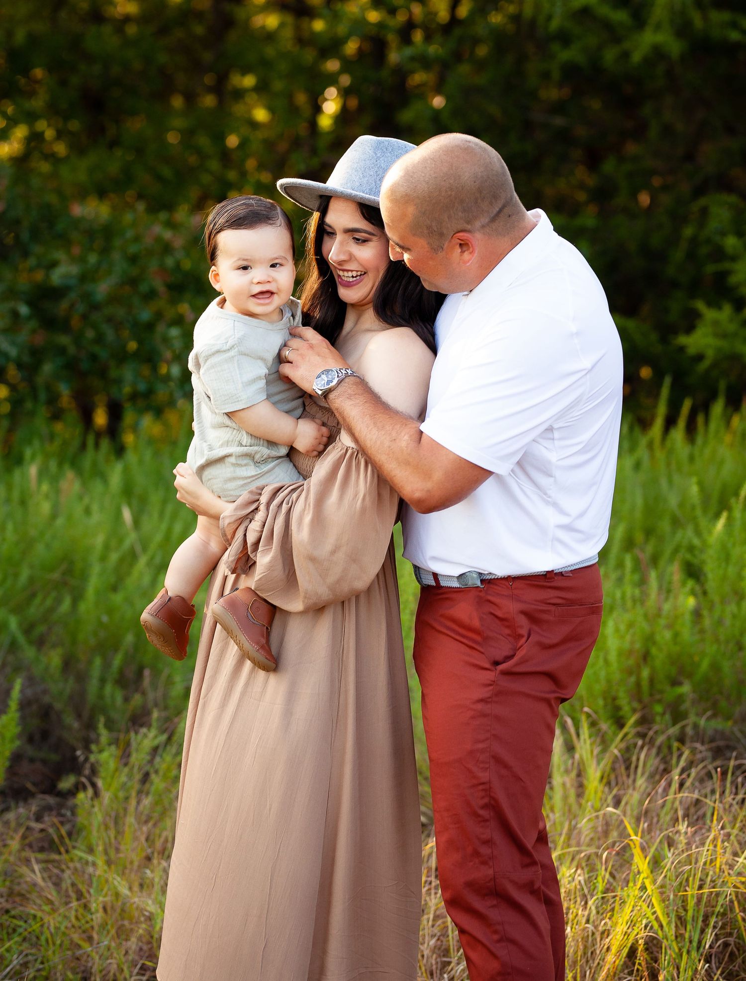 Family photography in Bartlesville Oklahoma featuring natural light and refined portrait styling.