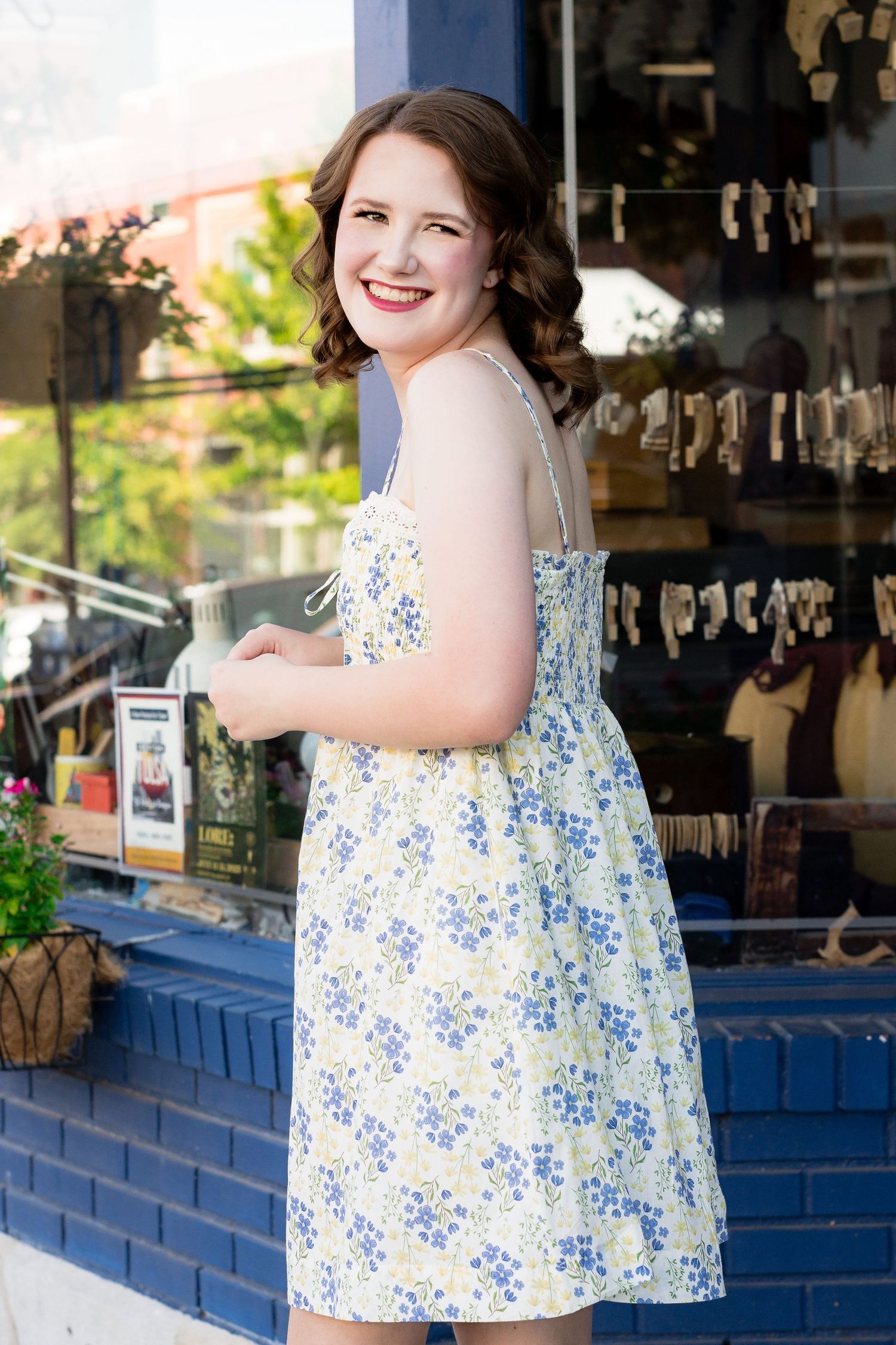 Editorial senior photography session serving Bartlesville, Owasso, and Broken Arrow Oklahoma focused on personality-filled imagery.