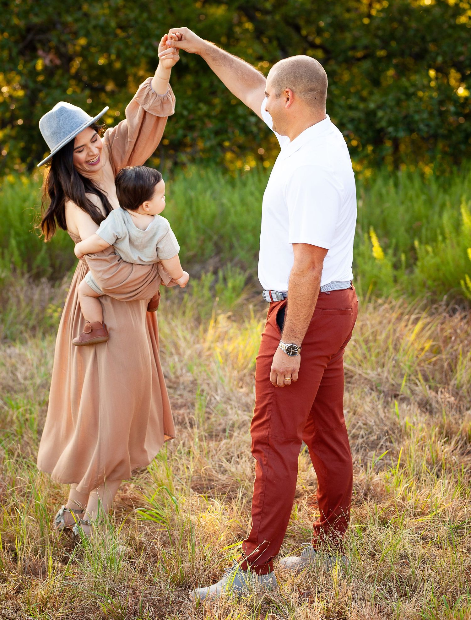 Family photography in Bartlesville Oklahoma featuring natural light and refined portrait styling.