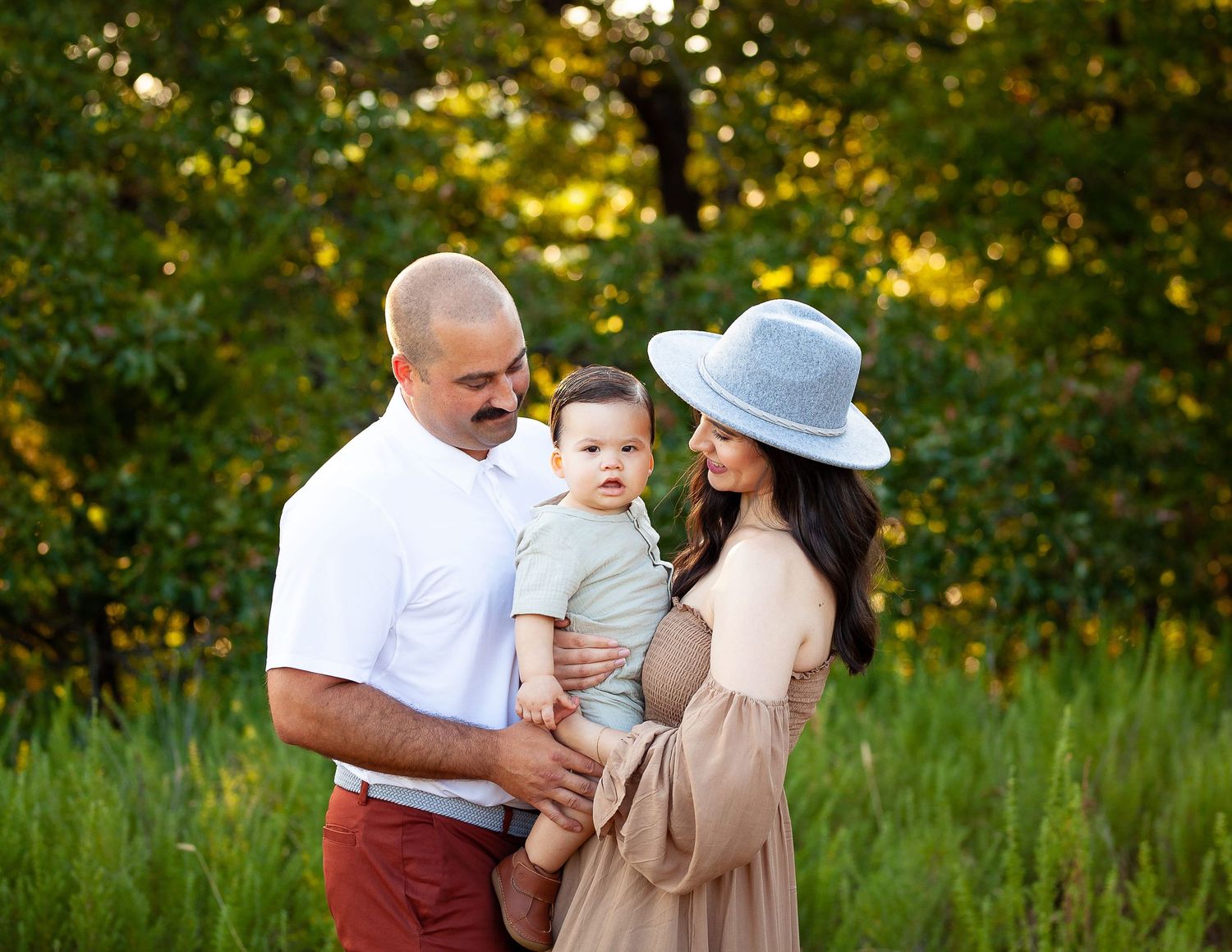 Family photography in Bartlesville Oklahoma featuring natural light and refined portrait styling.