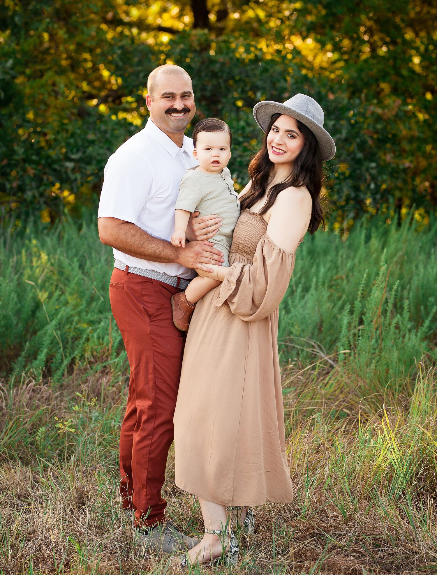 Family photography in Bartlesville Oklahoma featuring natural light and refined portrait styling.